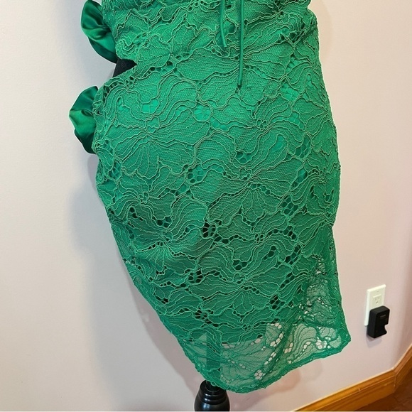 NEW! For Love and Lemon- Green Lace Hatler Neck Casey Mini Dress Cutout Large - Picture 7 of 12